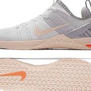 WMNS Metcon DSX Flyknit 2 924595 102 White/Crimson